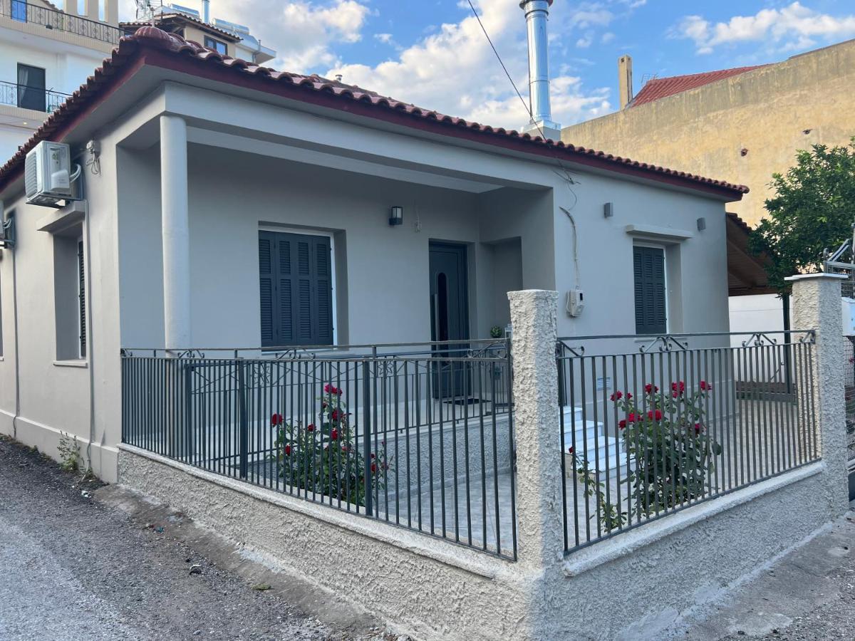 Hébergement de vacances όμορφη μονοκατοικία με 2 υπνοδωμάτια και τζάκι Nafpaktos